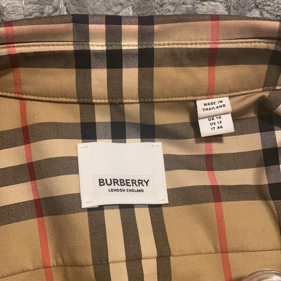 Burberry Women’s Button Up - Picture 5 of 5